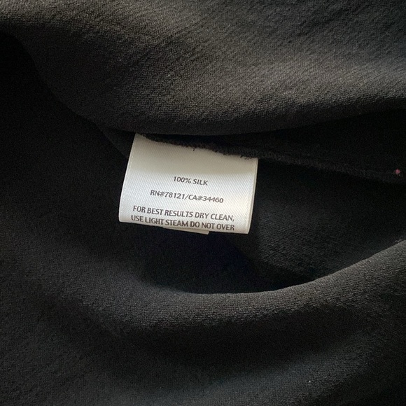Eileen Fisher 100% silk black top - Picture 5 of 6